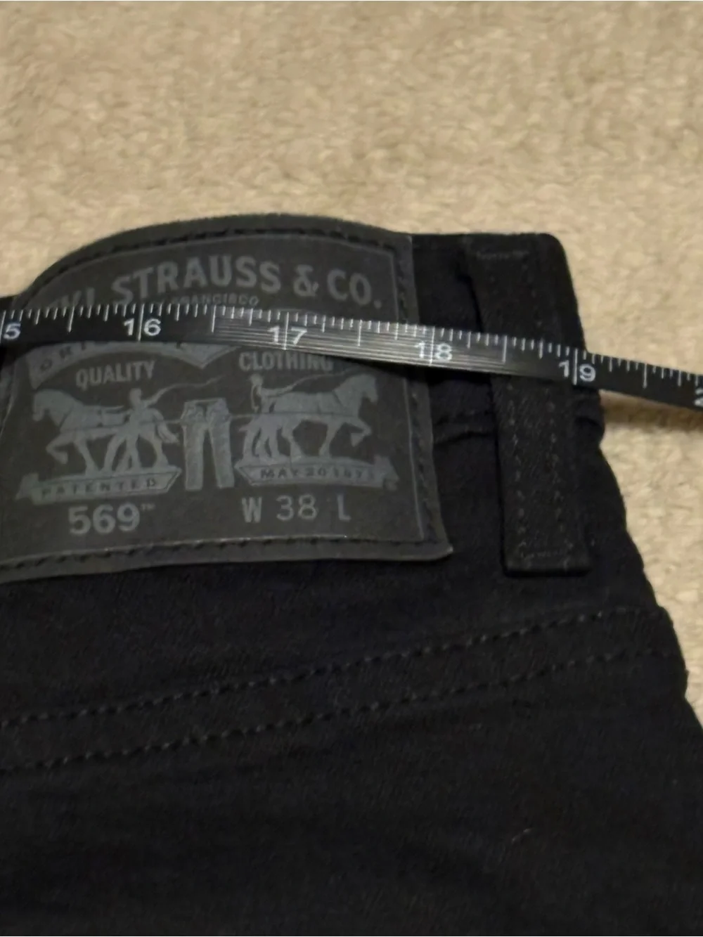 Levi's 569 Men's Loose Straight Stretch Black Denim Shorts 5-Pocket Zip - 38